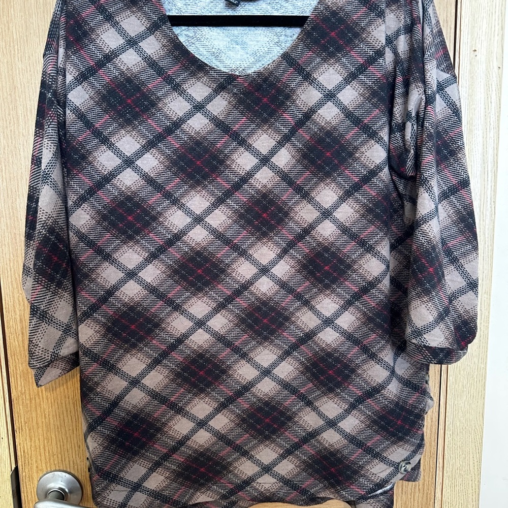 Robert Louis Checkered Knit Top - Black, Gray, Red